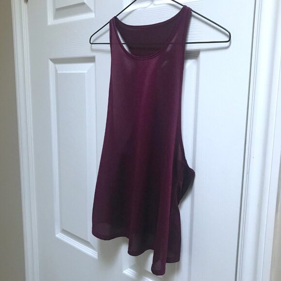Good enough for the MONA LISA!🎾🌹 Cute Lululemon Tank in Burgundy Maroon Purple - Picture 5 of 8